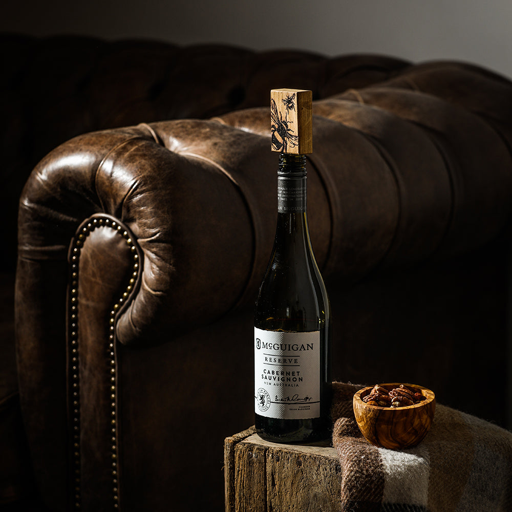 Bee Oak Bottle Stopper