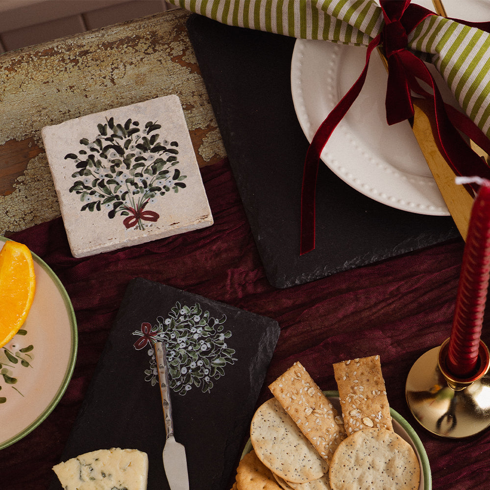 Mistletoe Stone Pot Stand